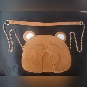 NWOT Brown Bear Magnetic Hands Peekaboo Gokd Chain Crossbody Purse